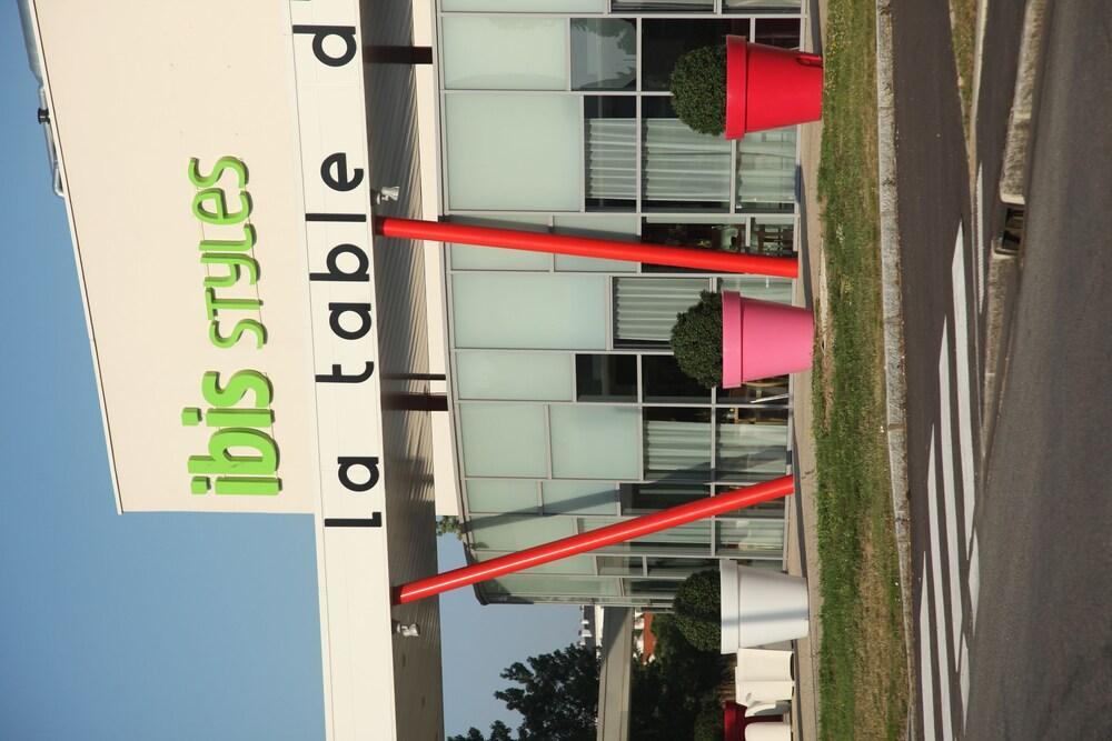 Ibis Styles Nantes Reze Aeroport Hotel Exterior foto